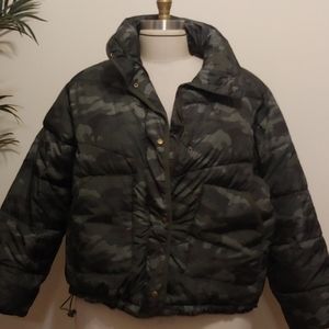 Old Navy puff jacket new in my closet with and wit